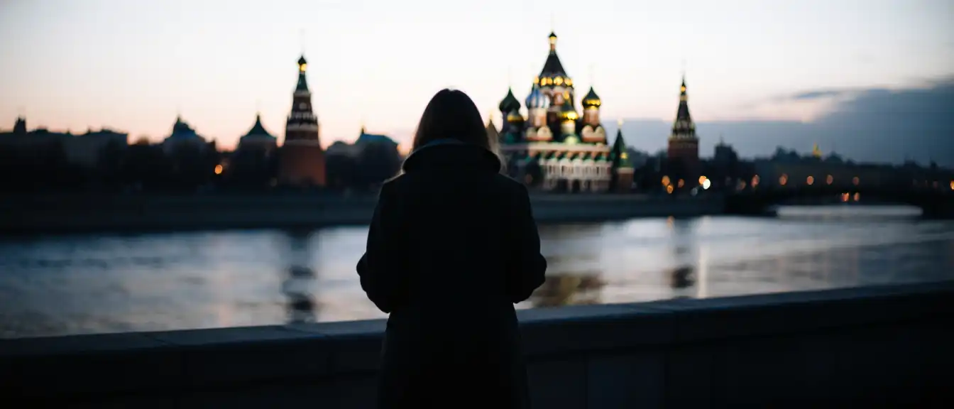 Эстетика имперского величия и культурное наследие привлекли Одиссея Маккамона в Санкт-Петербург